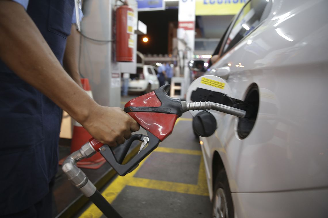 Petrobras aumenta preço da gasolina em 2,5% nas refinarias